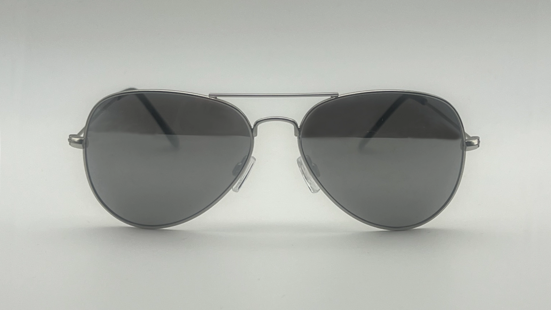 Lunettes de Soleil Aviateur Argent — Verres Fumés Polarisés
