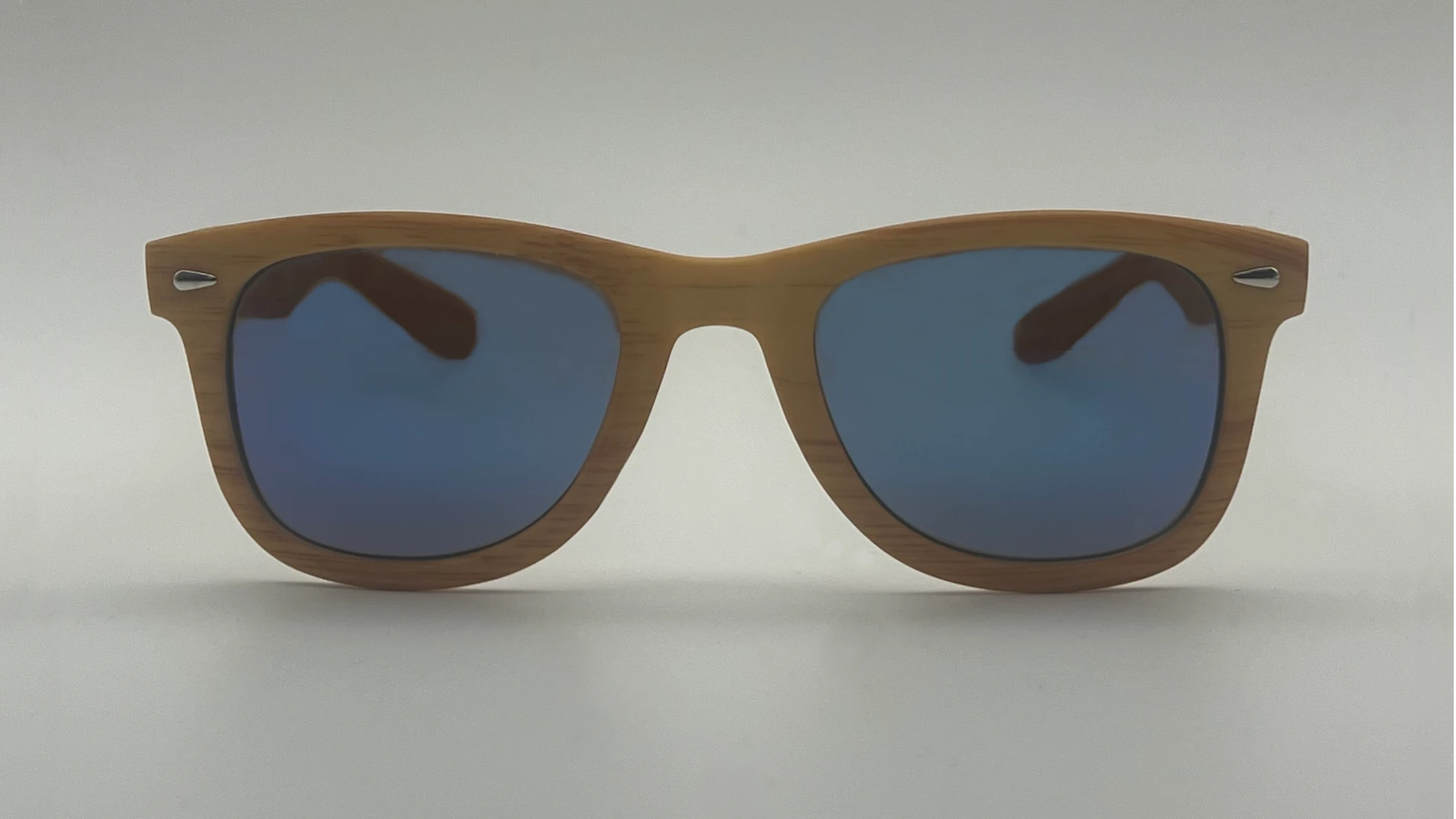 Lunettes de Soleil en Bois Style Wayfarer Clair — Verres Bleu Polarisés
