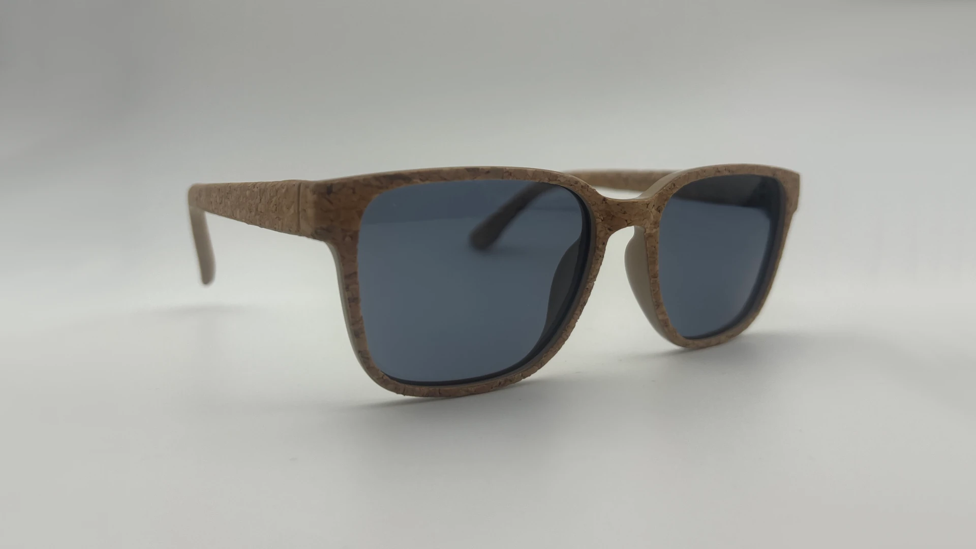 Lunettes de Soleil en Bois Wellington — Verres Gris Polarisés – Image 2