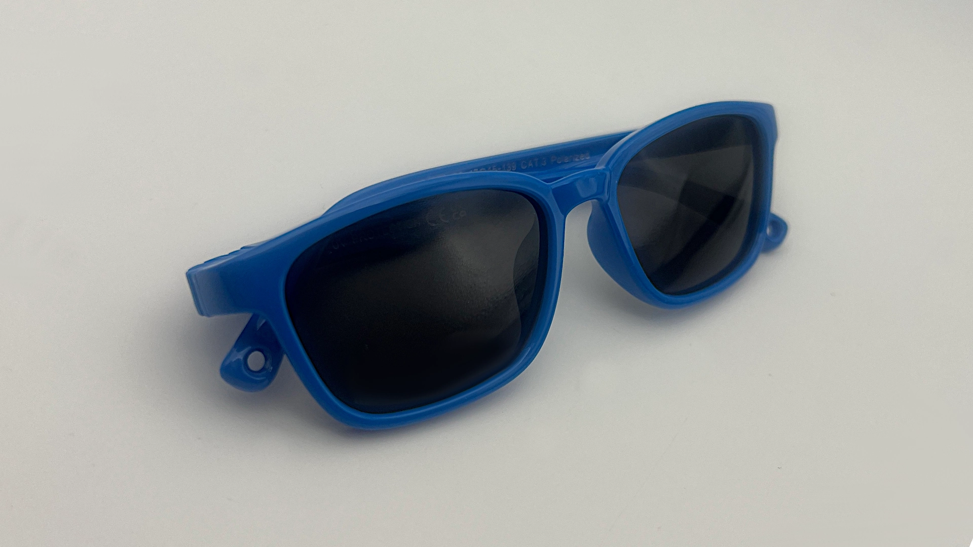 Lunettes de Soleil Enfant Bleu — Verres Noirs Polarisés – Image 2