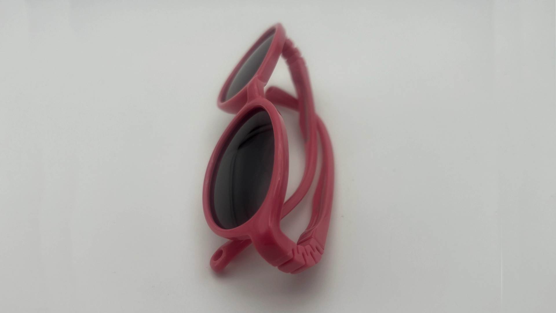 Lunettes de Soleil Enfant Rose — Verres Noirs Polarisés – Image 3