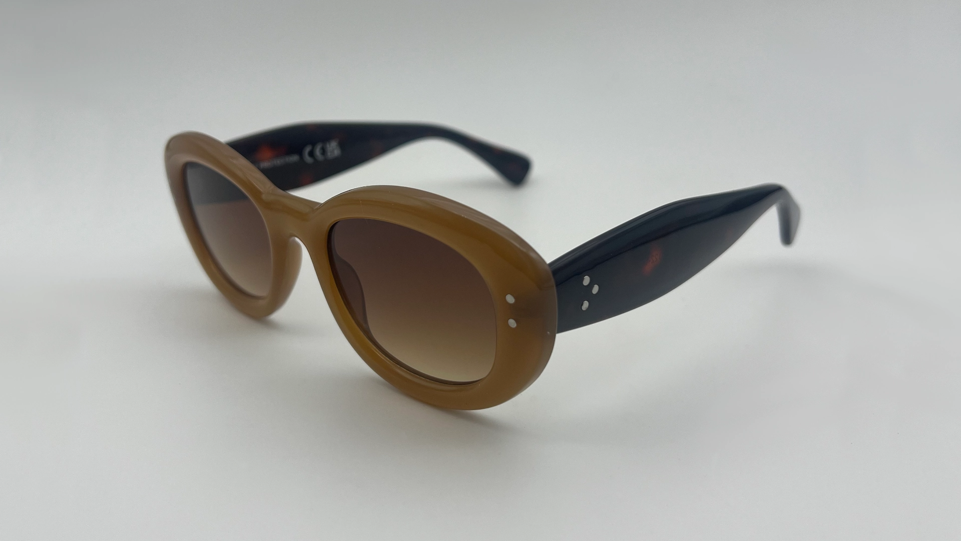 Lunettes de Soleil Oeil de Chat Camel — Verres Marron Dégradé – Image 3