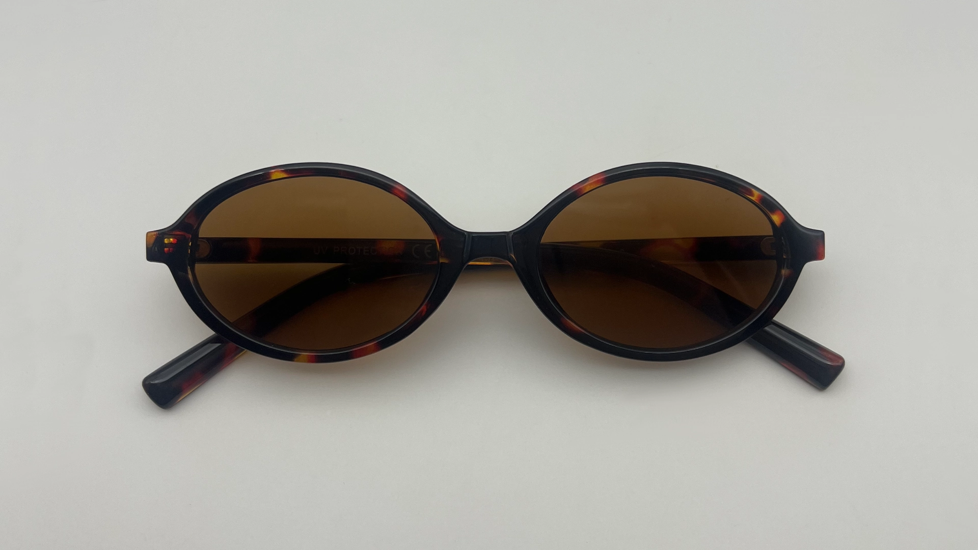 Lunettes de Soleil Ovales Écaille — Verres Marron – Image 4