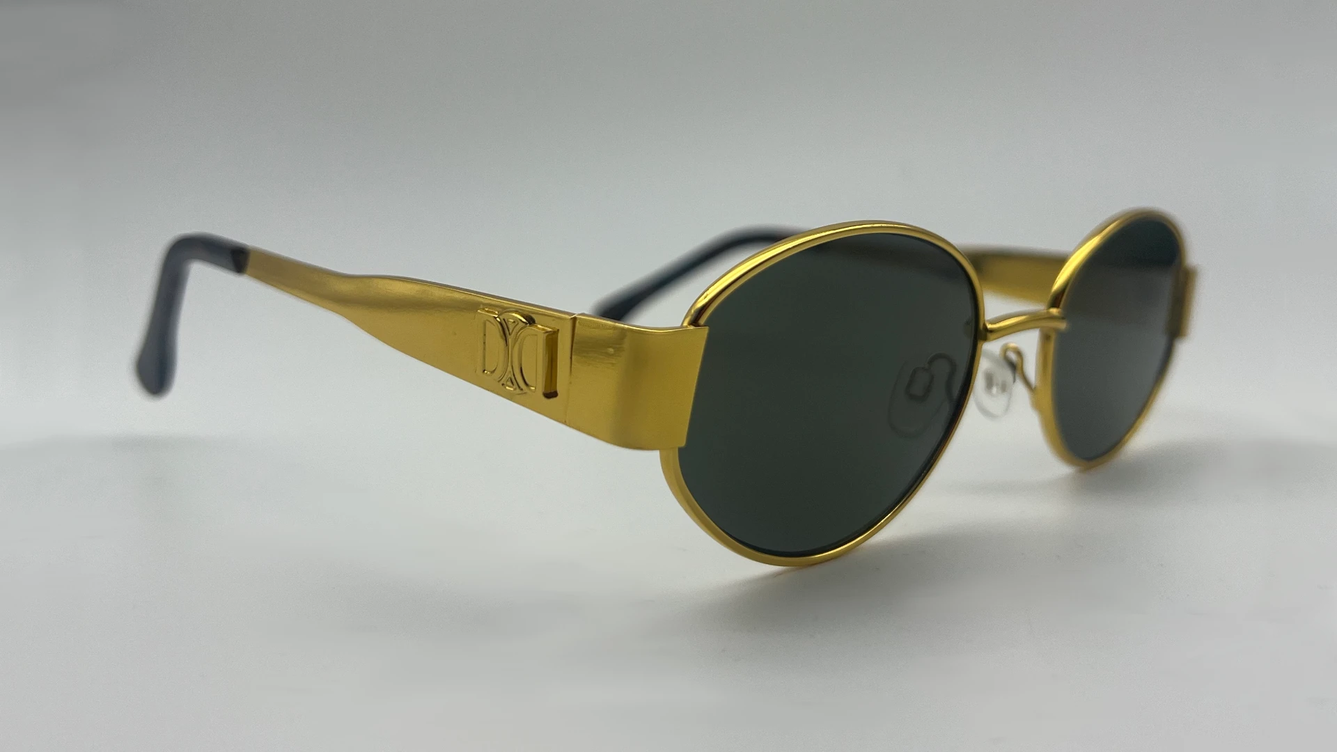 Lunettes de Soleil Ovales Or — Verres Verts – Image 2