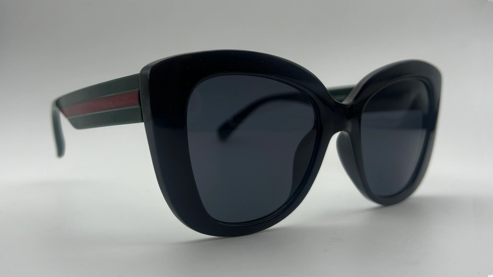 Lunettes de Soleil Papillon Noir — Verres Noirs – Image 2
