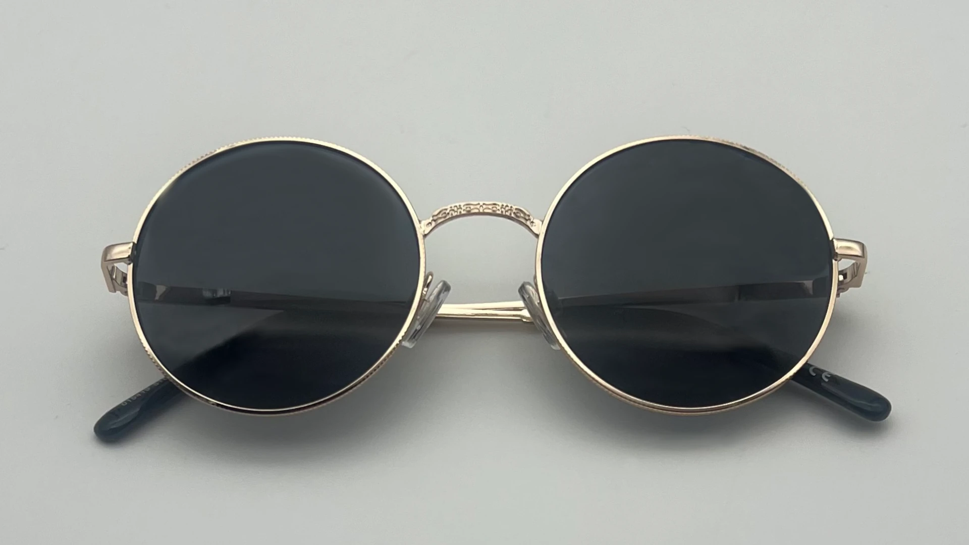 Lunettes de Soleil Rondes Argent — Verres Noirs Polarisés – Image 5