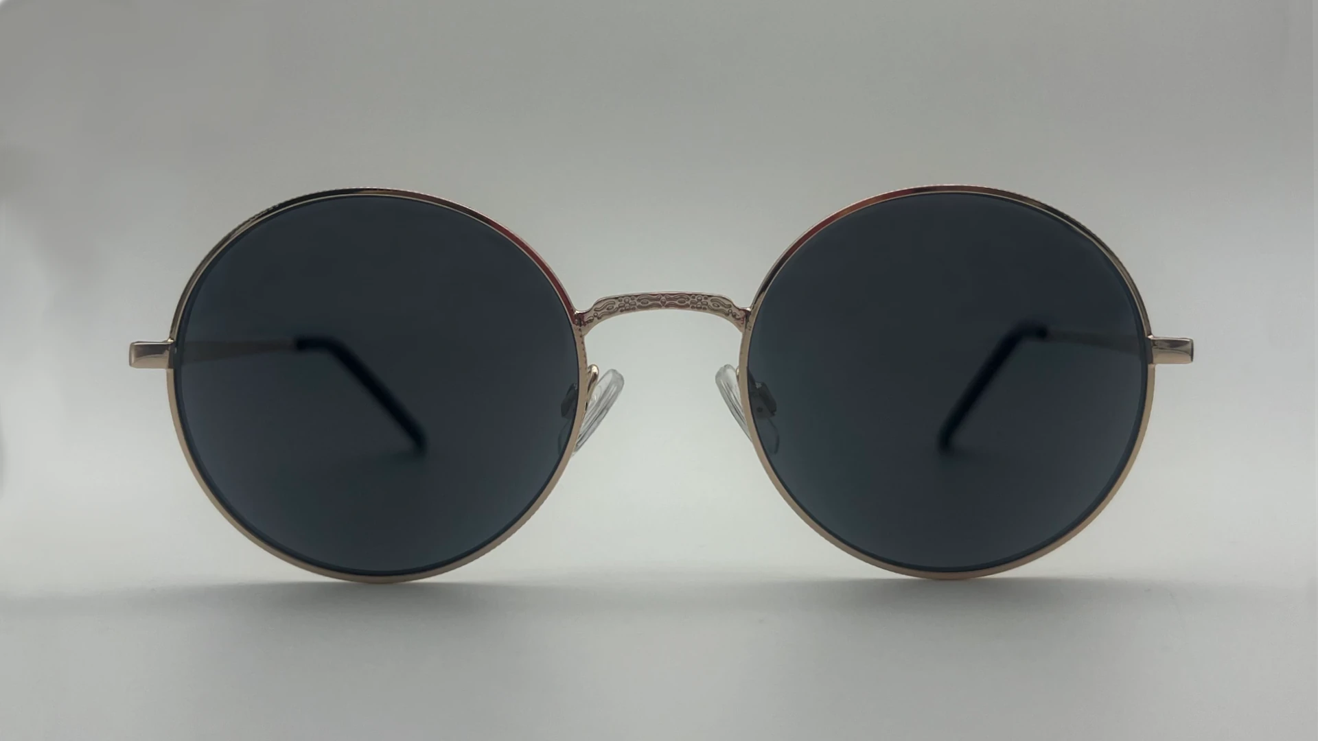 Lunettes de Soleil Rondes Argent — Verres Noirs Polarisés