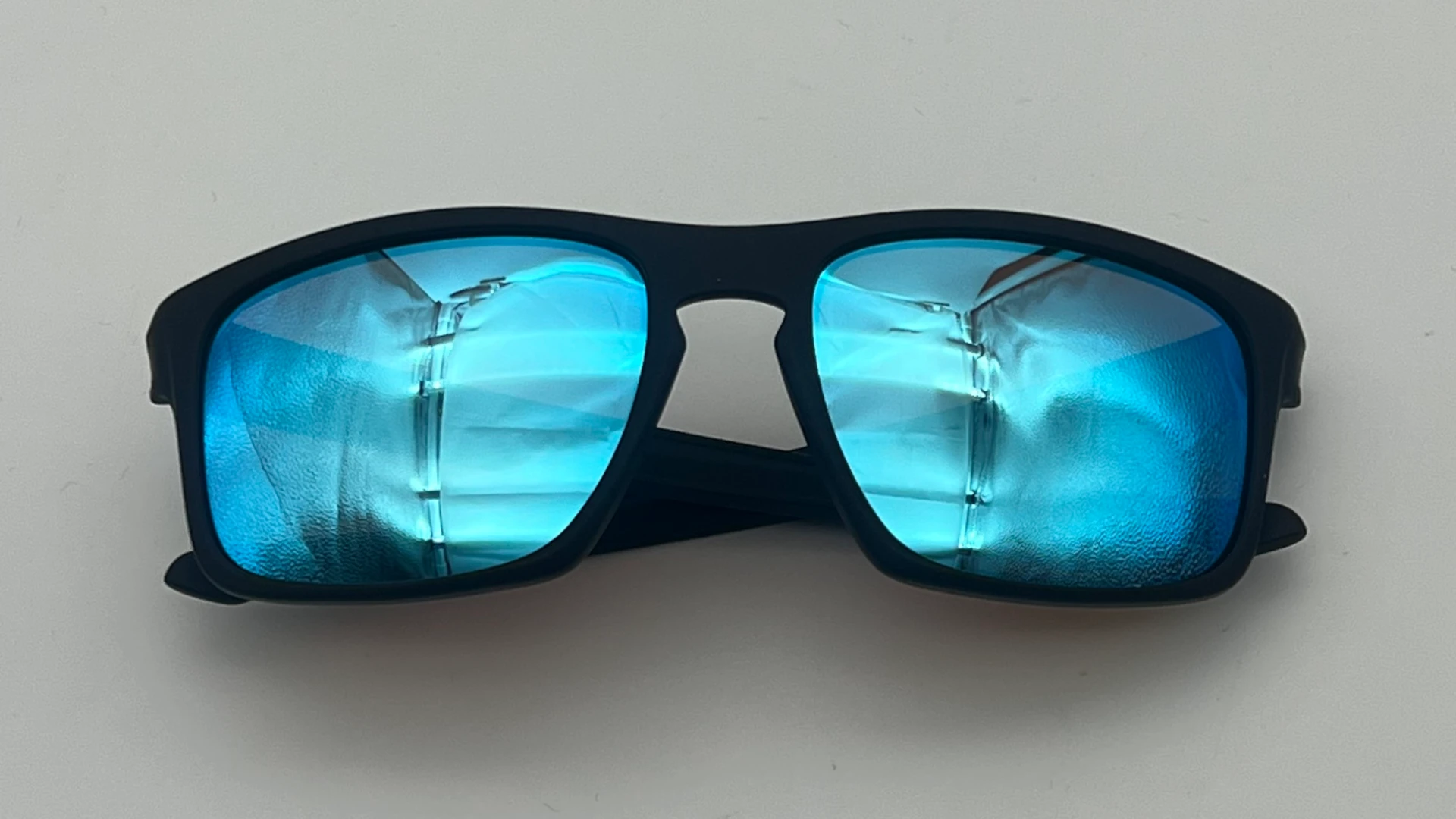 Lunettes de Soleil Sport Noir — Verres Bleu Miroir Polarisés – Image 5