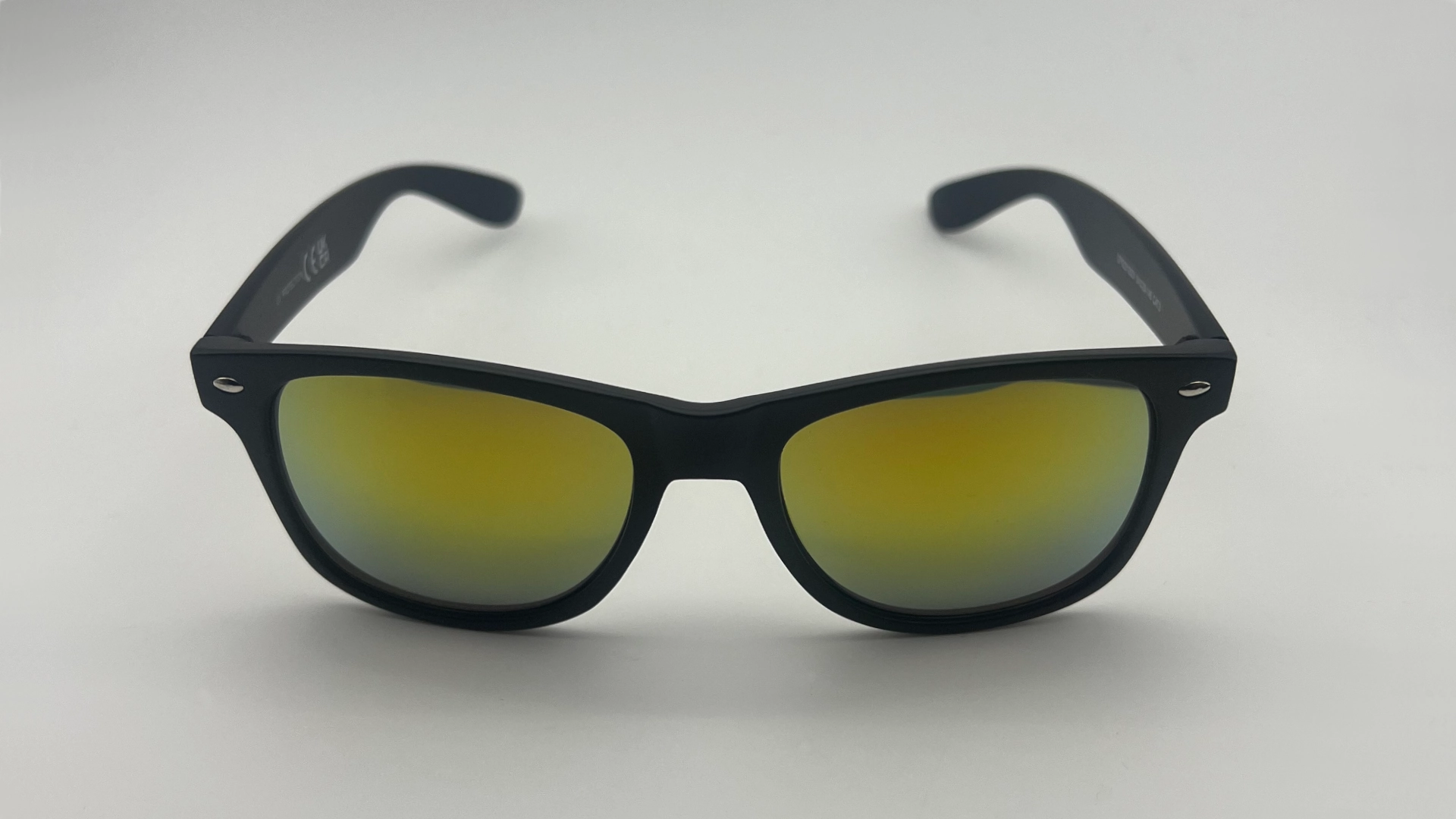 Lunettes de Soleil Style Wayfarer Noir — Verres Vert Miroir Polarisés